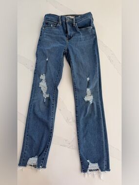 Levi's Distressed Dark Blue Straight Jeans